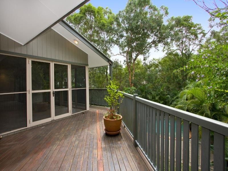 16 Tristania Drive, Bardon QLD 4065