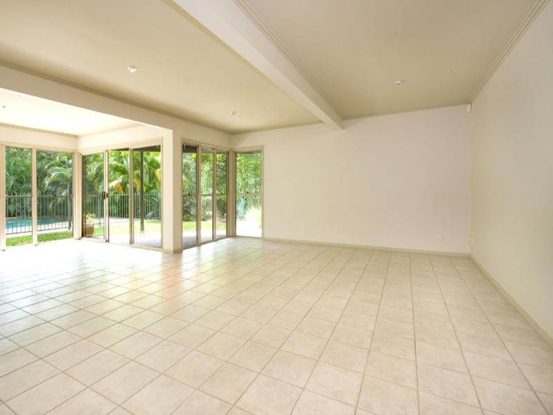 16 Tristania Drive, Bardon QLD 4065