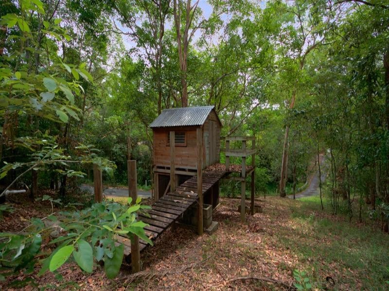 16 Tristania Drive, Bardon QLD 4065