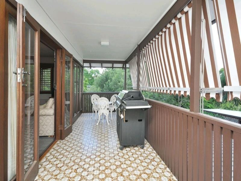 6 The Drive, Bardon QLD 4065