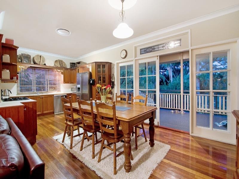 10 Newcastle Street, Fairfield QLD 4103