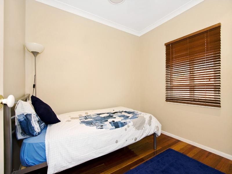 10 Newcastle Street, Fairfield QLD 4103