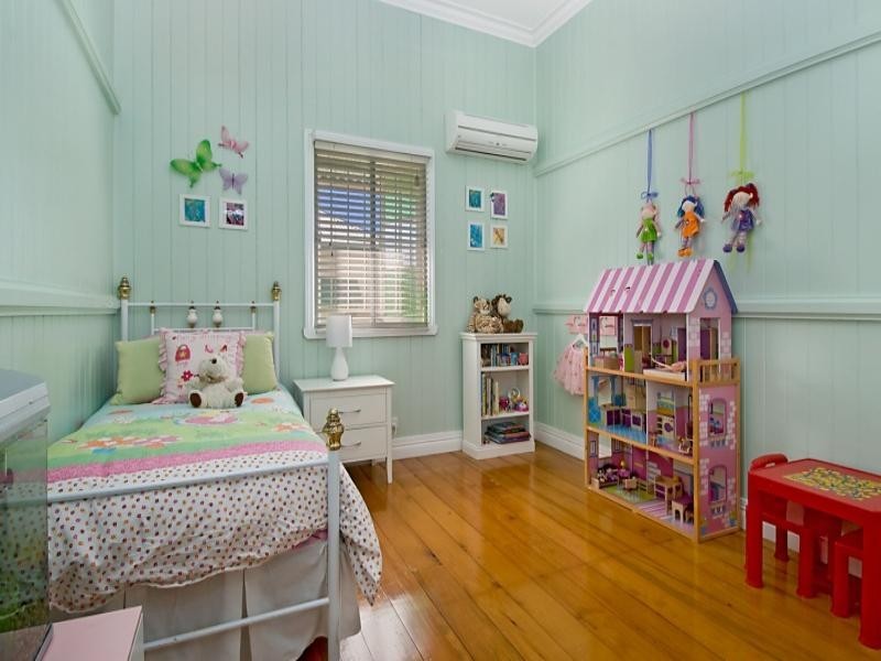 2 Meecham Street, Grange QLD 4051