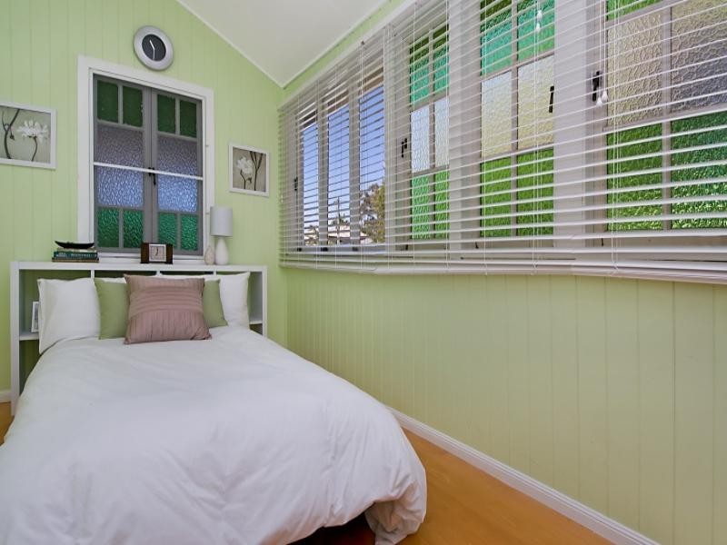 2 Meecham Street, Grange QLD 4051