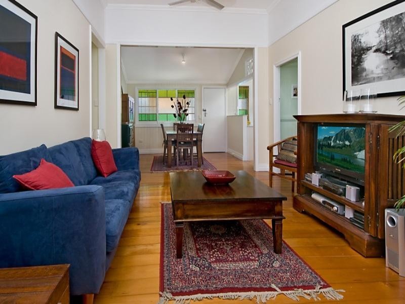 2 Meecham Street, Grange QLD 4051