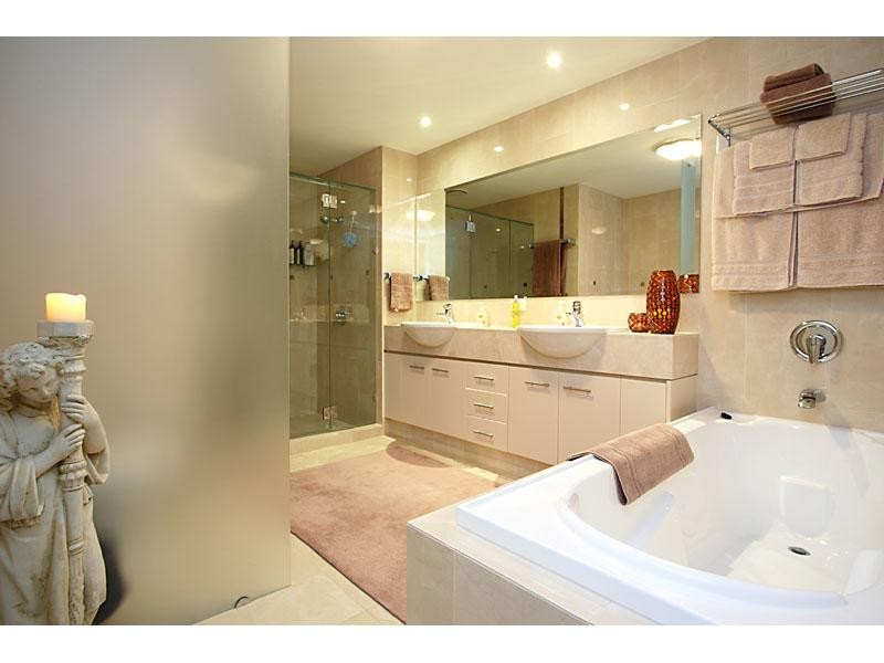 241 Wellington Road, East Brisbane QLD 4169