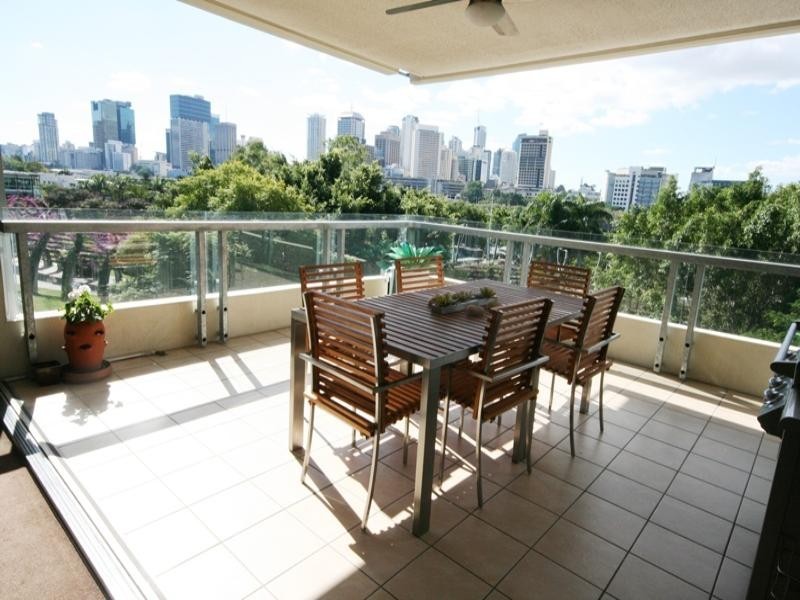 15 Tribune Street, South Brisbane QLD 4101