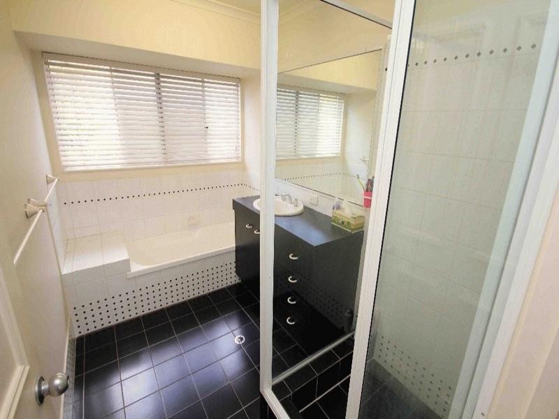 2 Satinwood Court, Bardon QLD 4065