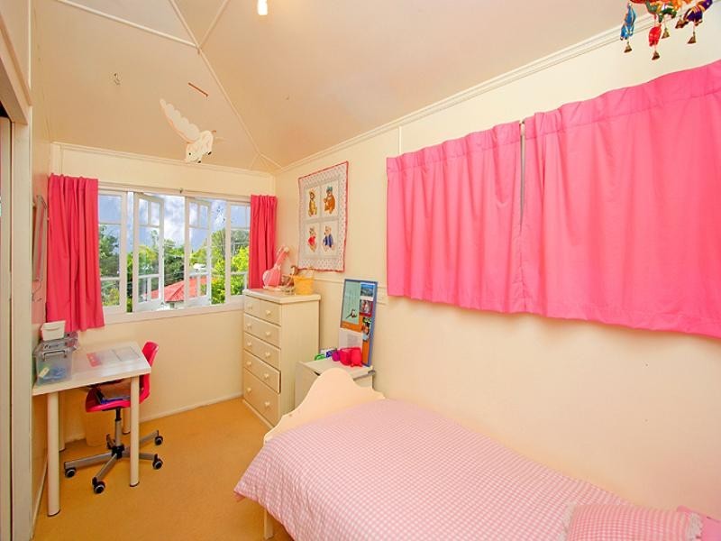 34 Mahara Street, Bardon QLD 4065