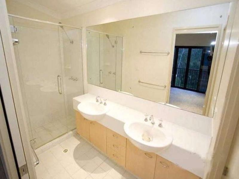 7 Samuel Place, Sinnamon Park QLD 4073