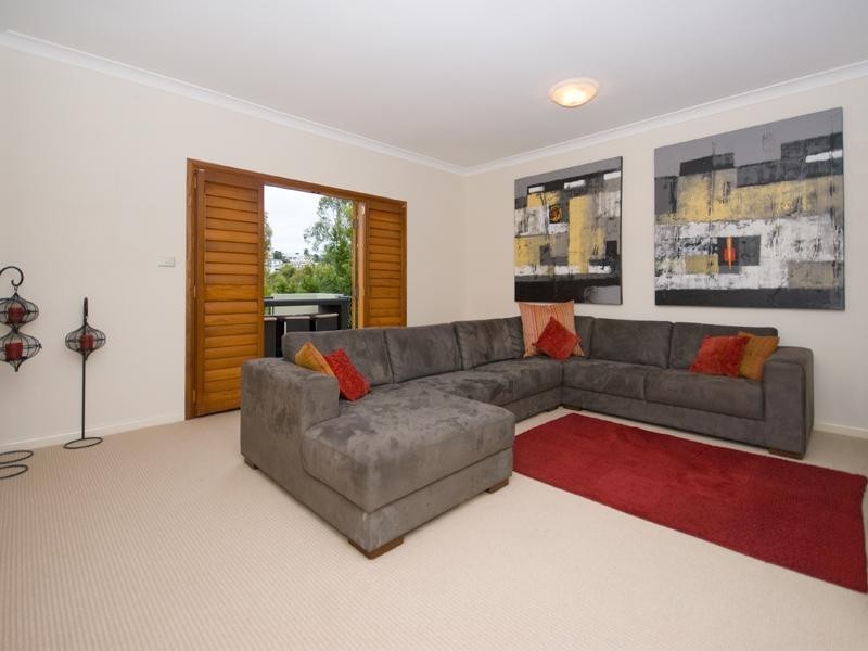 34 Portside Place, Bulimba QLD 4171