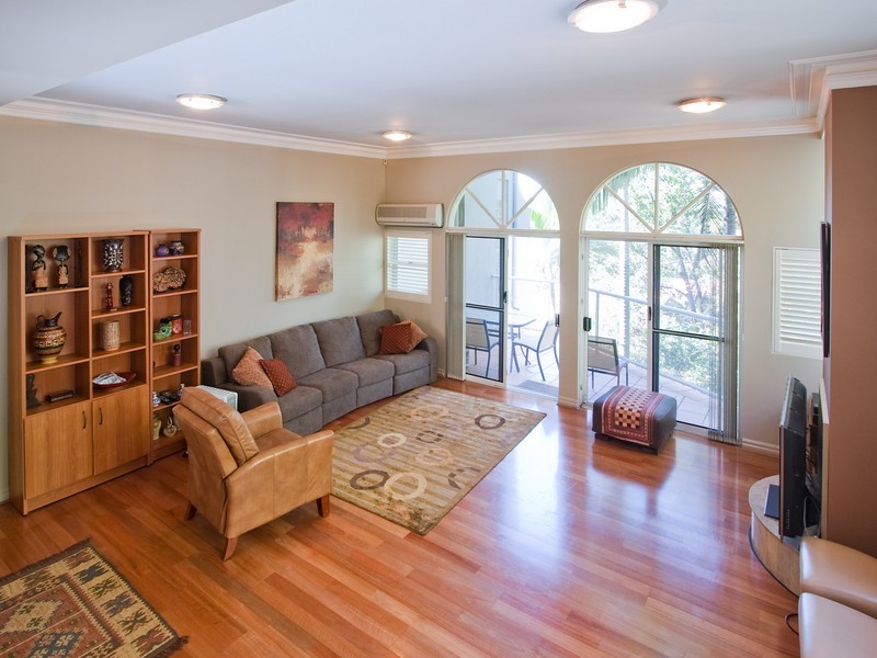 2/62 Ryans Road, St Lucia QLD 4067