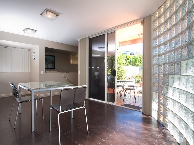 2/62 Ryans Road, St Lucia QLD 4067