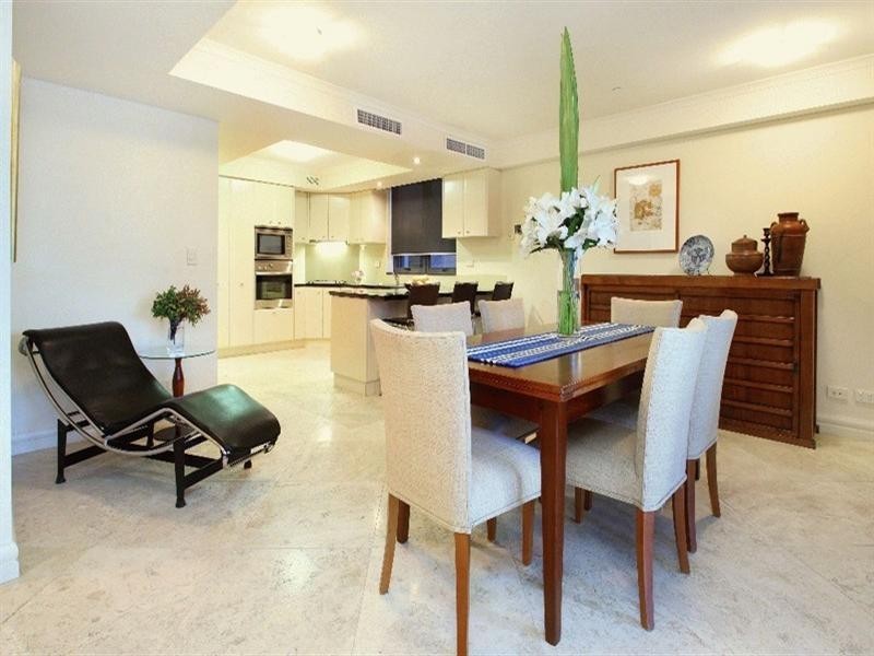 76 Thorn Street, Kangaroo Point QLD 4169