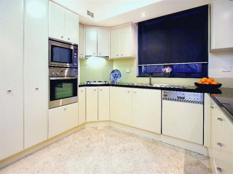 76 Thorn Street, Kangaroo Point QLD 4169