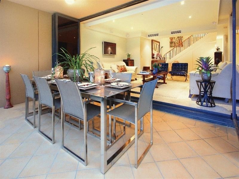 76 Thorn Street, Kangaroo Point QLD 4169