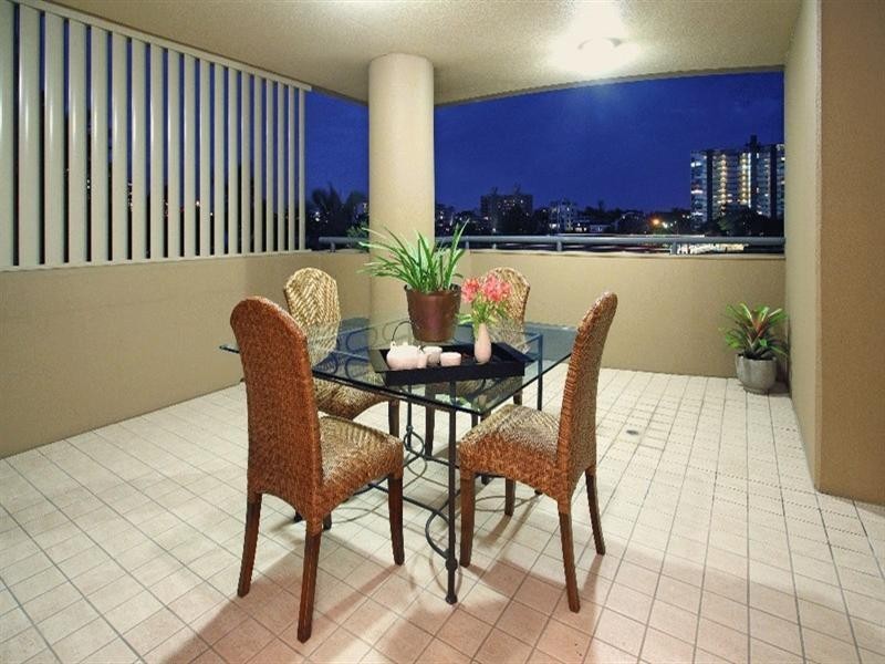 76 Thorn Street, Kangaroo Point QLD 4169