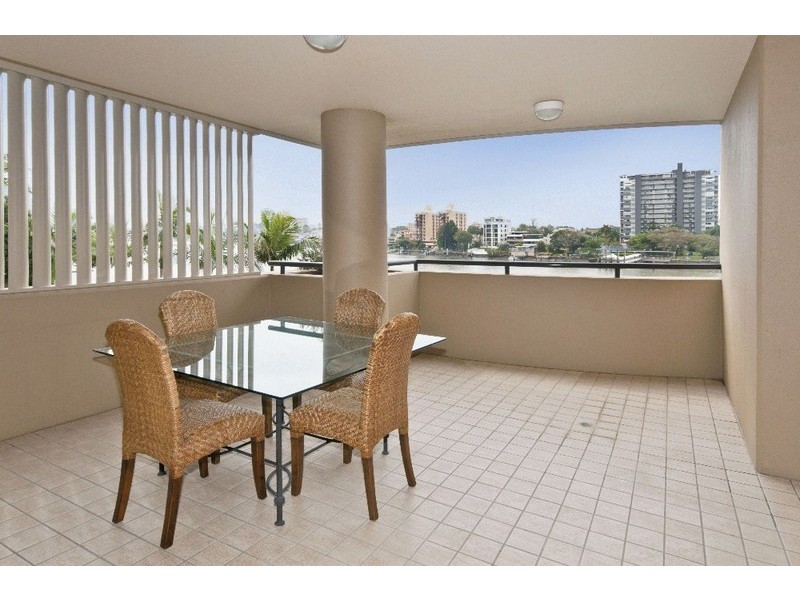 76 Thorn Street, Kangaroo Point QLD 4169