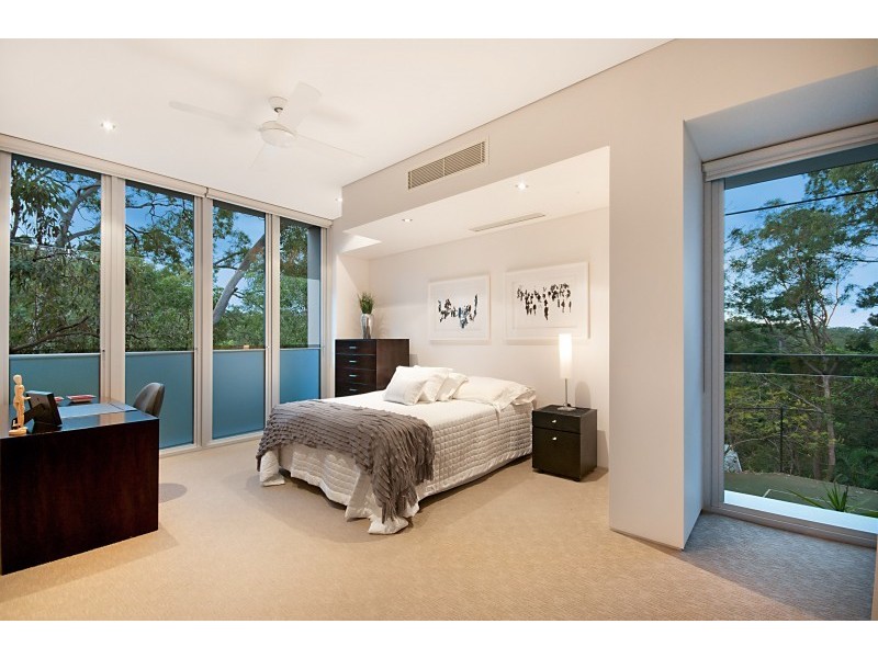 71 Outlook Crescent, Bardon QLD 4065