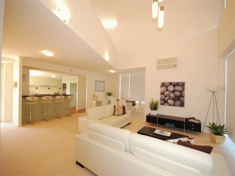 98 Holman Street, Kangaroo Point QLD 4169