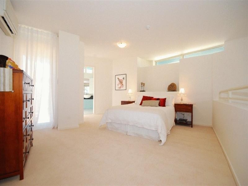 98 Holman Street, Kangaroo Point QLD 4169