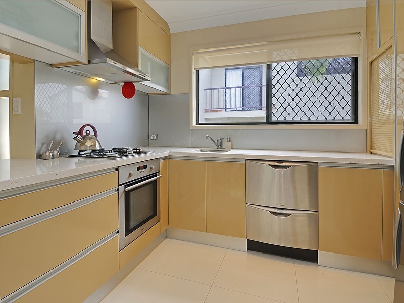 2/28 Fleming Road, Herston QLD 4006