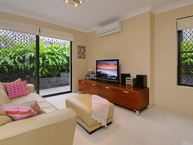 2/28 Fleming Road, Herston QLD 4006