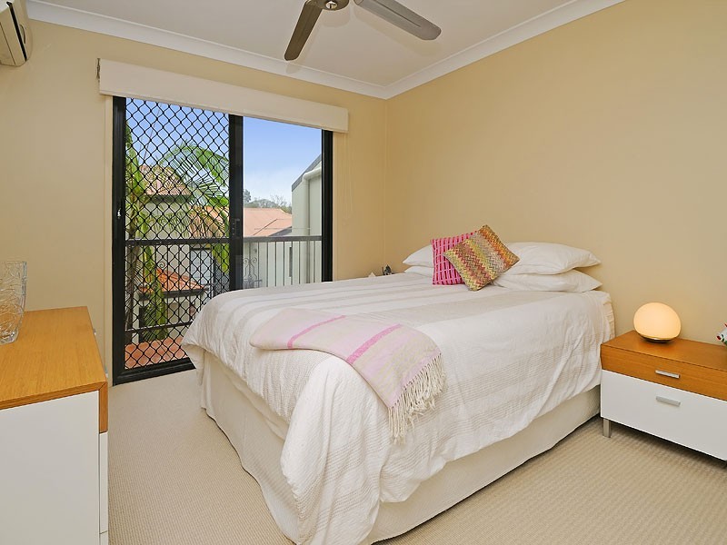 2/28 Fleming Road, Herston QLD 4006