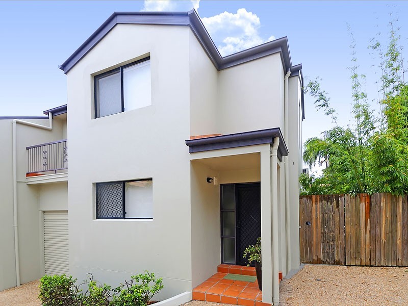 2/28 Fleming Road, Herston QLD 4006
