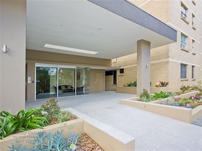 2/36 Jerdanefield Road, St Lucia QLD 4067