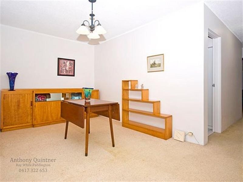 2/36 Jerdanefield Road, St Lucia QLD 4067