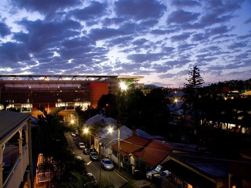 2/12 Sheriff Street, Brisbane QLD 4000