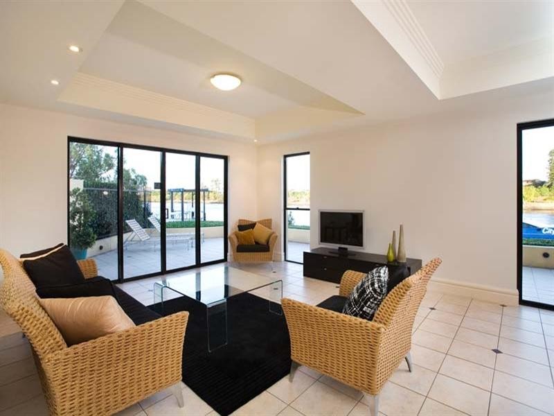 570 Coronation Drive, Toowong QLD 4066