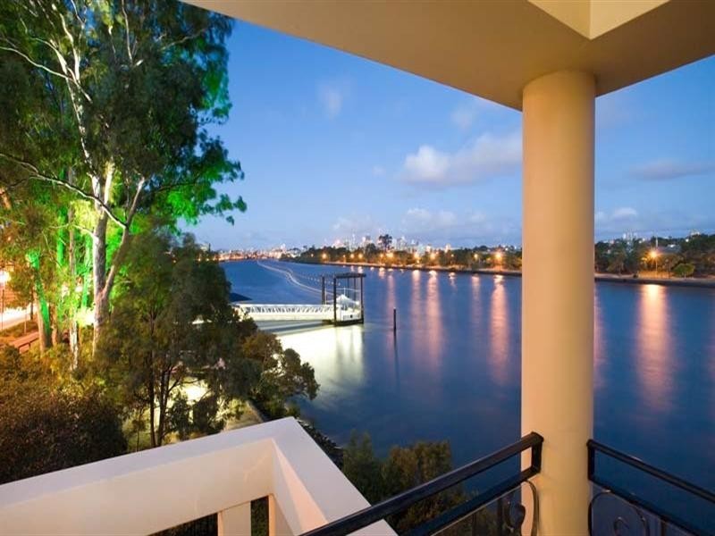 570 Coronation Drive, Toowong QLD 4066