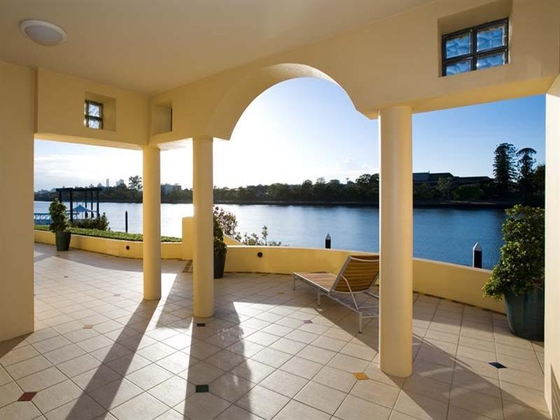 570 Coronation Drive, Toowong QLD 4066