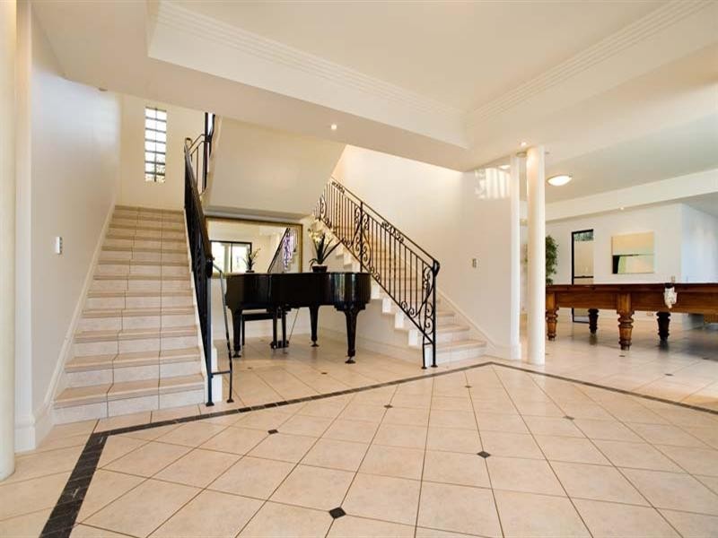 570 Coronation Drive, Toowong QLD 4066