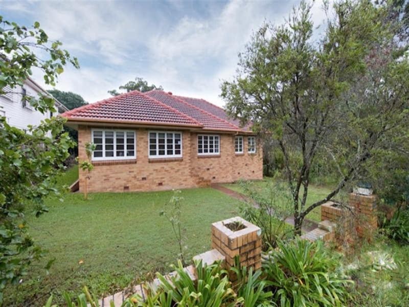 18 Clarke Street, Bardon QLD 4065