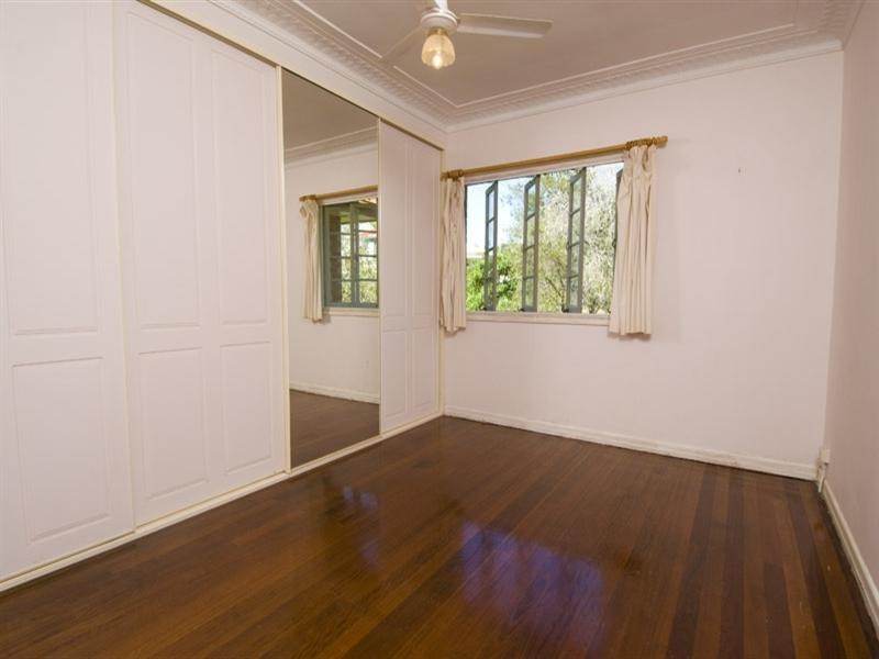 18 Clarke Street, Bardon QLD 4065