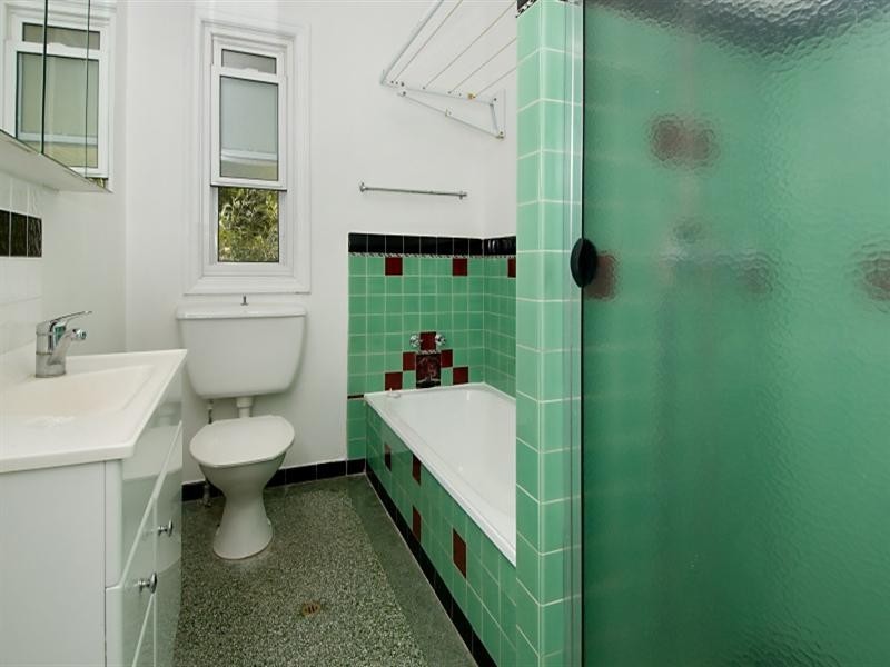 18 Clarke Street, Bardon QLD 4065