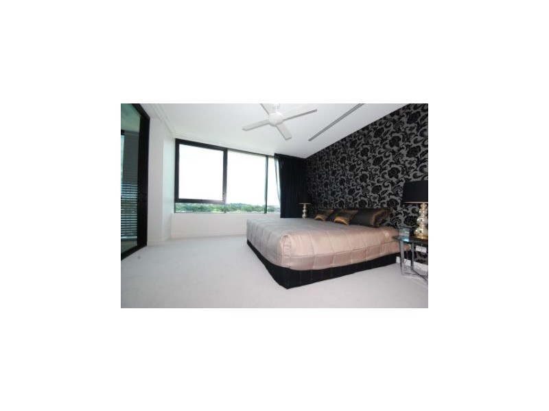 90 Wynnum Road, Norman Park QLD 4170