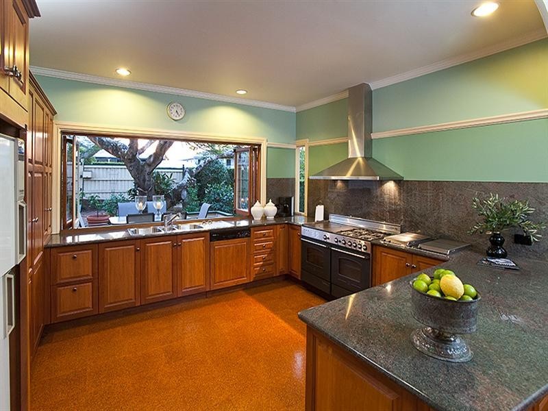 16 Kew Street, Indooroopilly QLD 4068