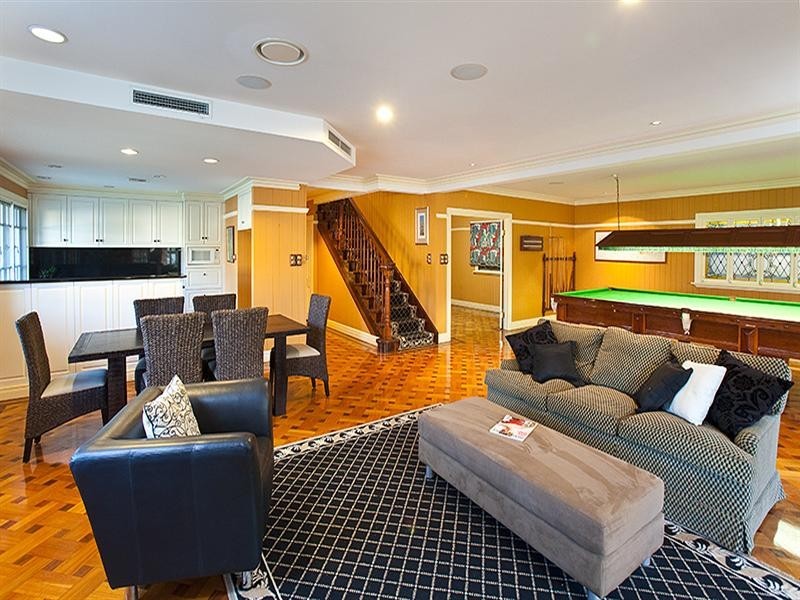 16 Kew Street, Indooroopilly QLD 4068
