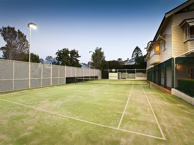 16 Kew Street, Indooroopilly QLD 4068