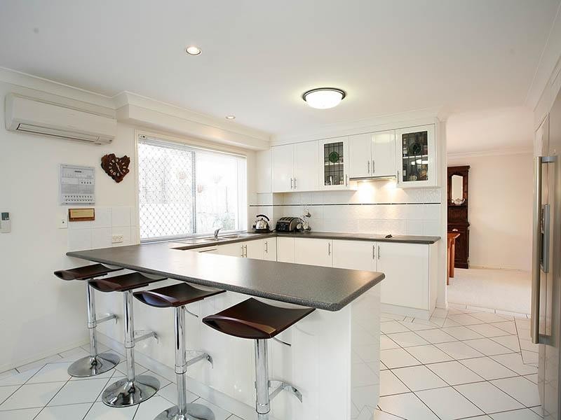 28 Halleys Crescent, Bridgeman Downs QLD 4035