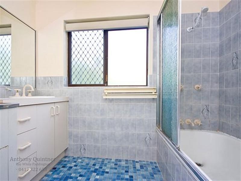 2/32 Hetherington Street, Herston QLD 4006