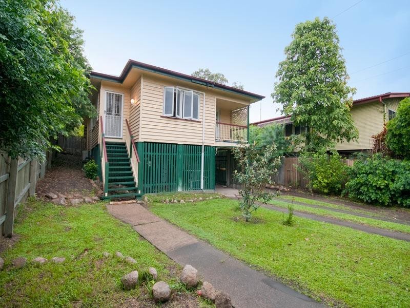 32 Beatrice Street, Bardon QLD 4065