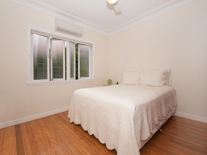 32 Beatrice Street, Bardon QLD 4065