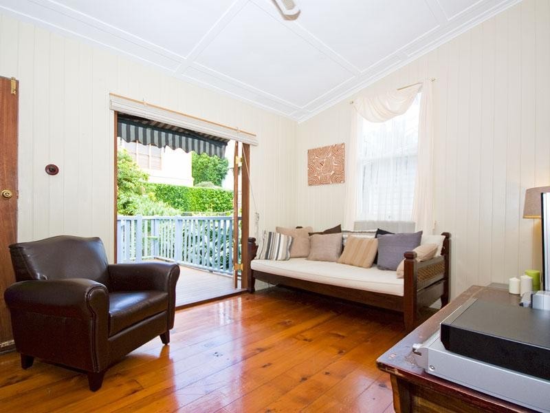 4 Cook Street, Red Hill QLD 4059