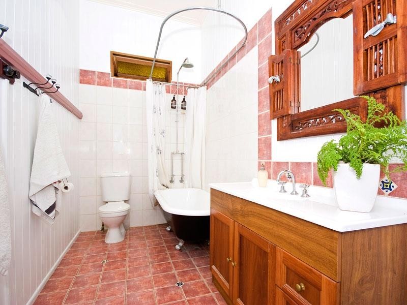 4 Cook Street, Red Hill QLD 4059