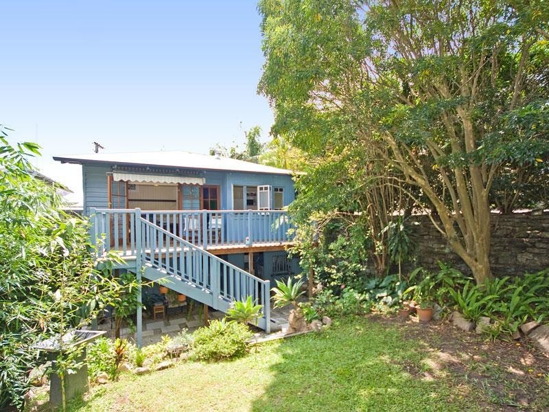 4 Cook Street, Red Hill QLD 4059